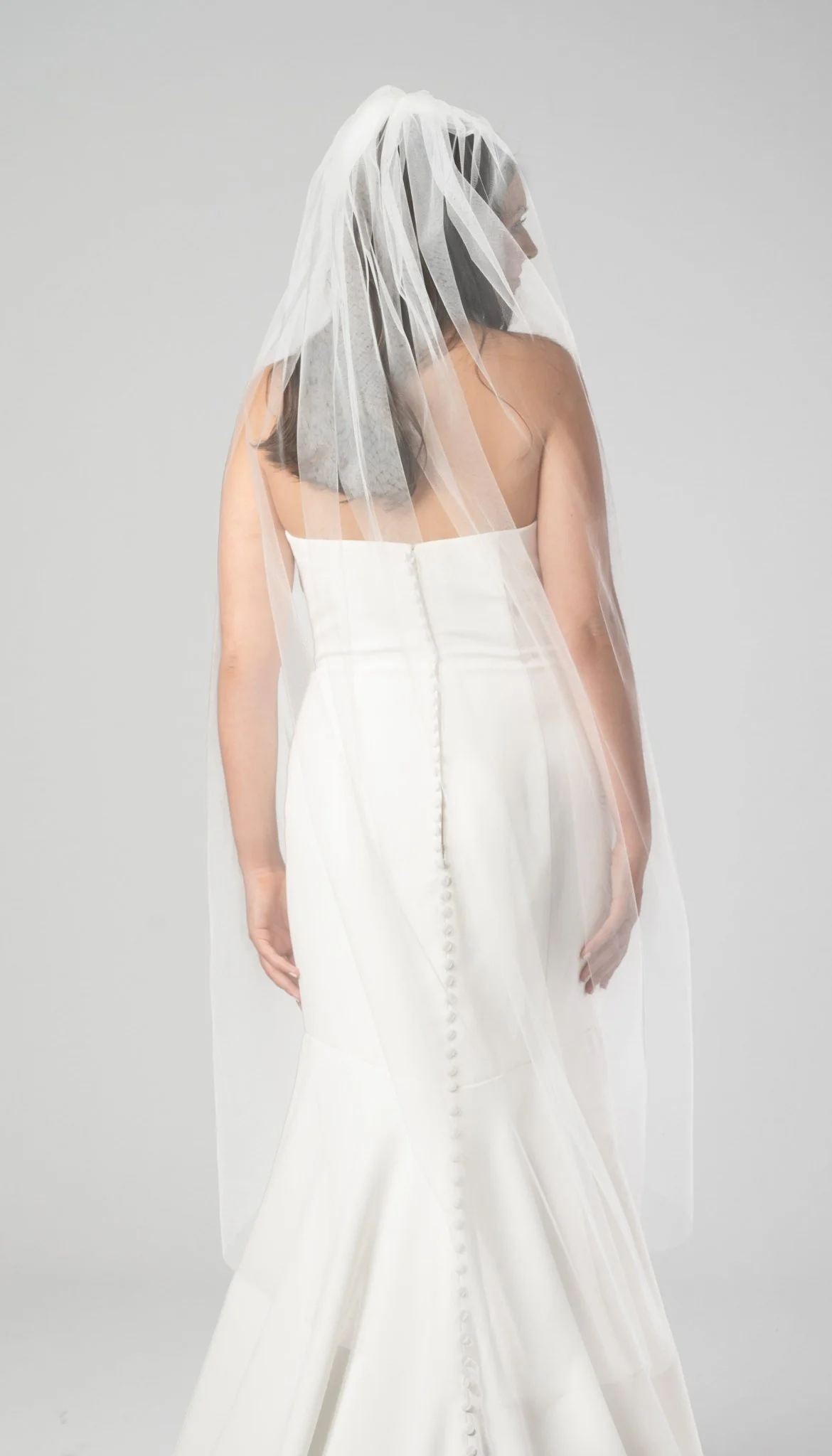 Eileen Plain Tulle Veil - Image 2